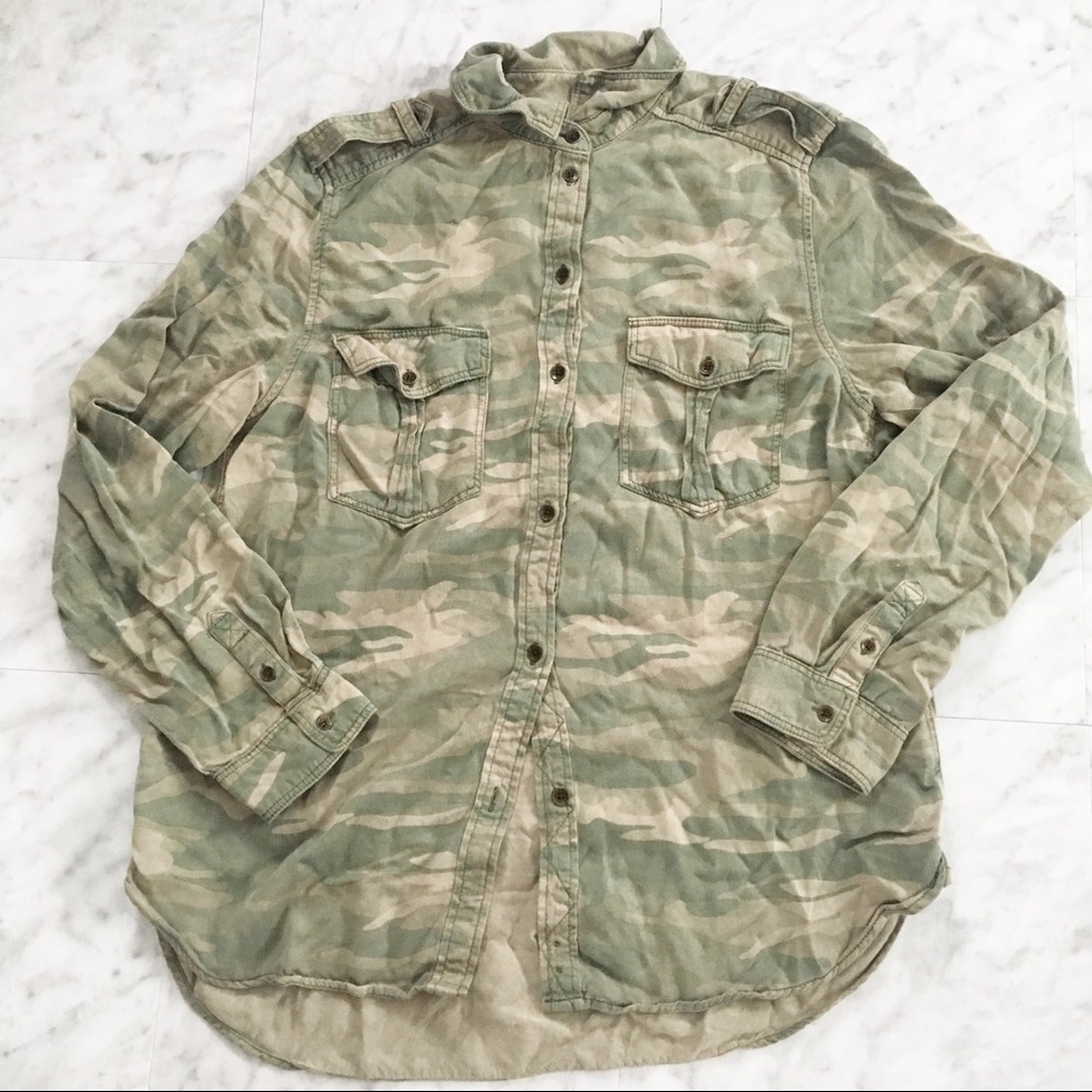 Brand New! American Eagle Camo buttonup